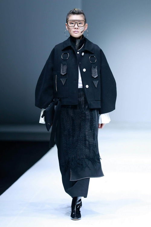 東北電力大學服裝與服飾設計專業2018畢業生作品在京發布 呼薩德都 大美赫哲