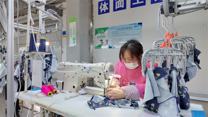 活力迸發(fā)的“邵陽密碼”服飾